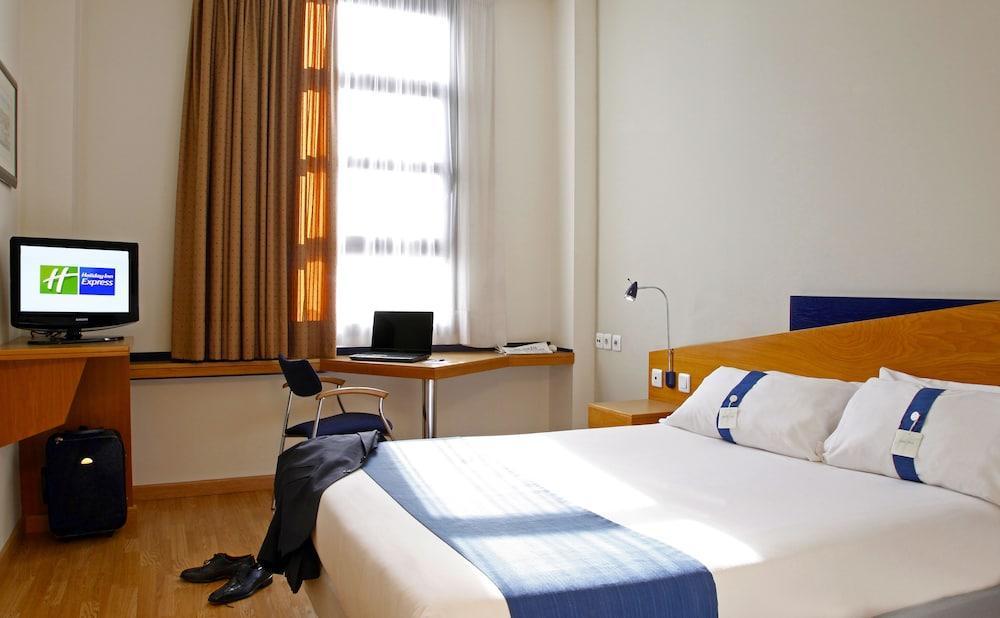 Holiday Inn Express Ciudad De Las Ciencias By Ihg Valencia Bagian luar foto