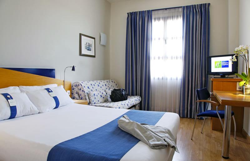 Holiday Inn Express Ciudad De Las Ciencias By Ihg Valencia Bagian luar foto