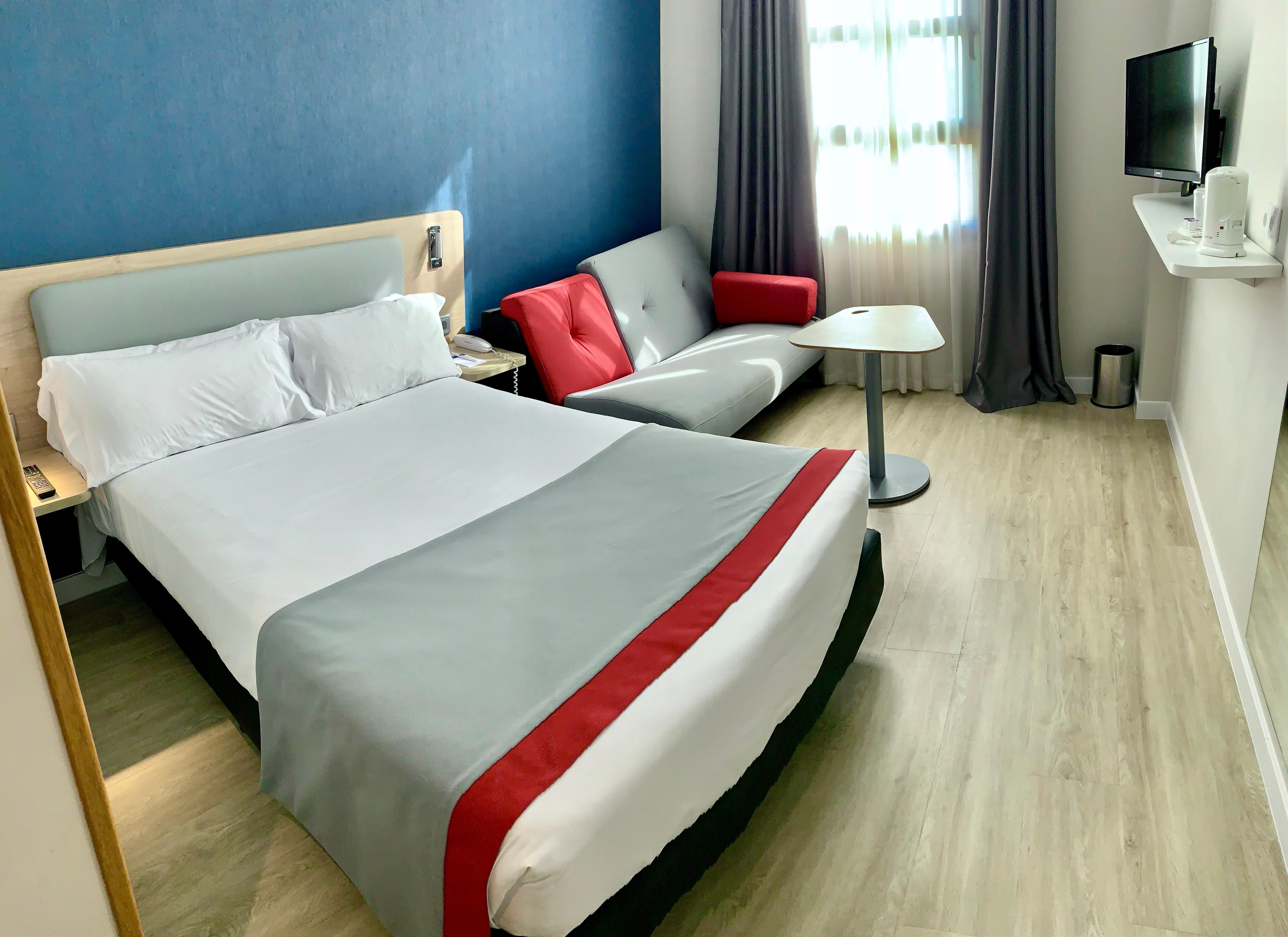 Holiday Inn Express Ciudad De Las Ciencias By Ihg Valencia Bagian luar foto