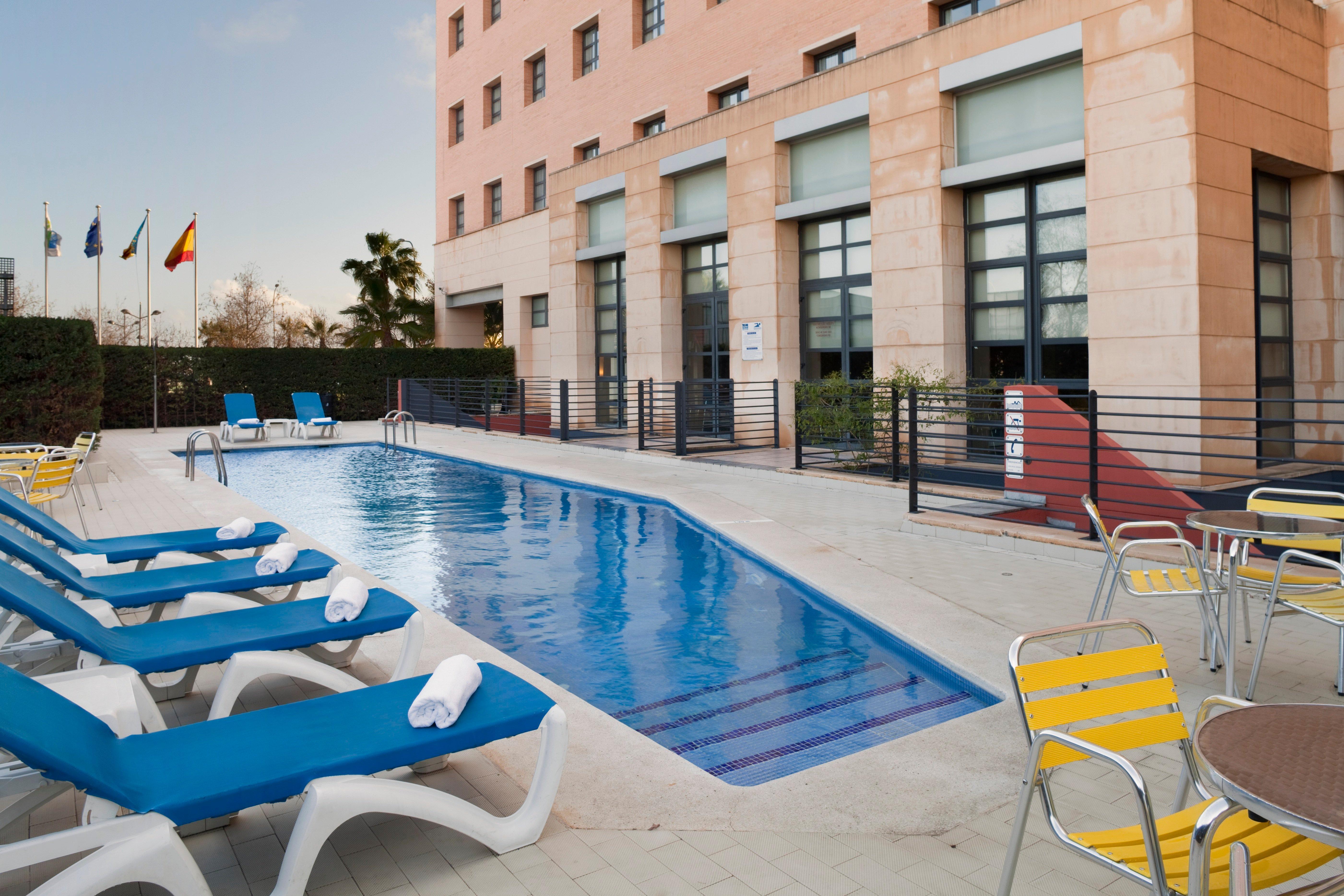 Holiday Inn Express Ciudad De Las Ciencias By Ihg Valencia Bagian luar foto