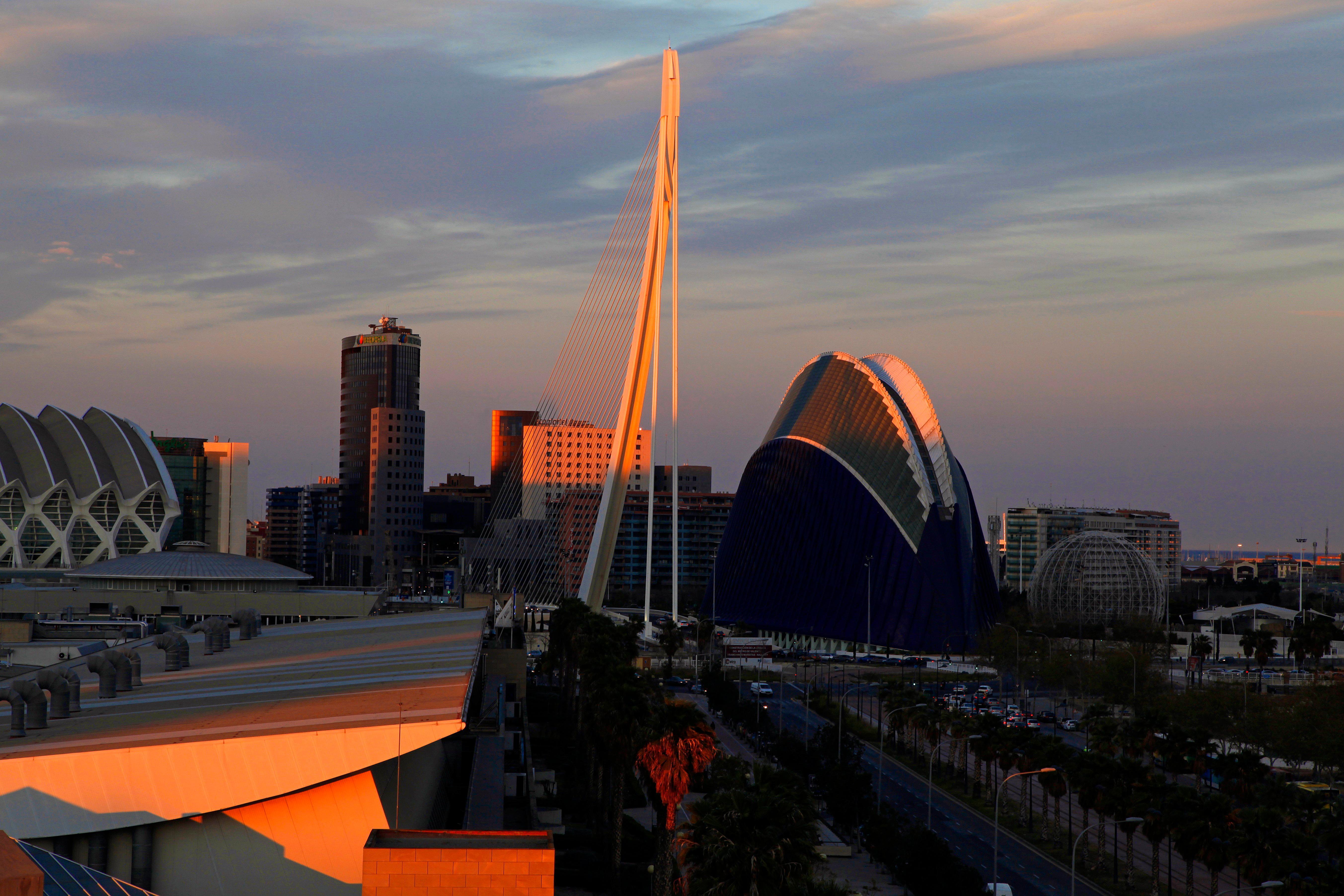 Holiday Inn Express Ciudad De Las Ciencias By Ihg Valencia Bagian luar foto