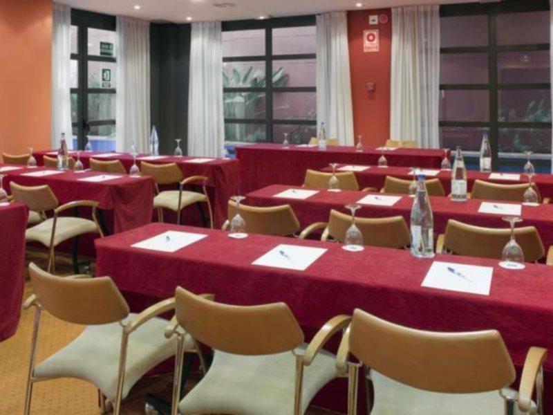 Holiday Inn Express Ciudad De Las Ciencias By Ihg Valencia Bagian luar foto